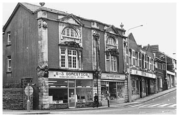Co-operative building, Tylacelyn Road circa 1988